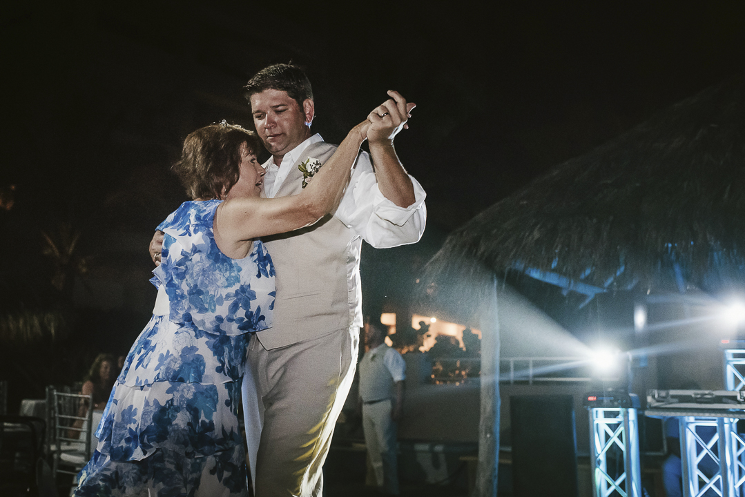 best documentary wedding photographer in mazatlan fotografia documental de bodas