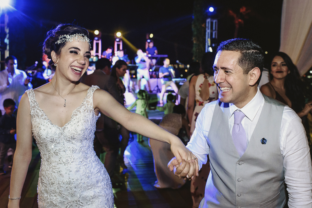 best documentary wedding photographer in mazatlan fotografia documental de bodas fotografo en mexico wedding destination photographer guadalajara chihuahua cabo san lucas playa del carmen punta de mita san miguel de allende