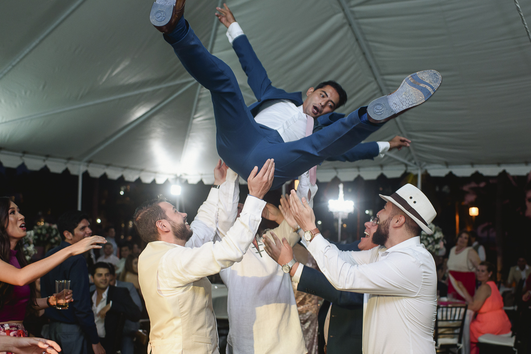 best documentary wedding photographer in mazatlan mexico fotografia documental de bodas fotografo en mexico wedding destination photographer guadalajara chihuahua cabo san lucas playa del carmen punta de mita san miguel de allende