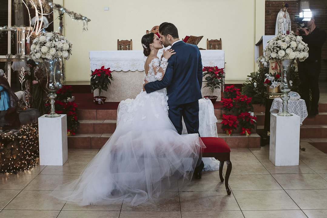 best documentary wedding photographer in mazatlan mexico fotografia documental de bodas fotografo en mexico wedding destination photographer guadalajara chihuahua cabo san lucas playa del carmen punta de mita san miguel de allende